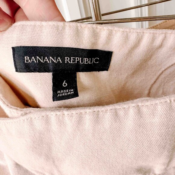 Banana Republic Explorer Shorts in Transition Cream - Size 6 NWOT - Picture 4 of 6